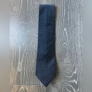 Tommy Hilfiger 100% Silk Navy with white polka dot men’s tie